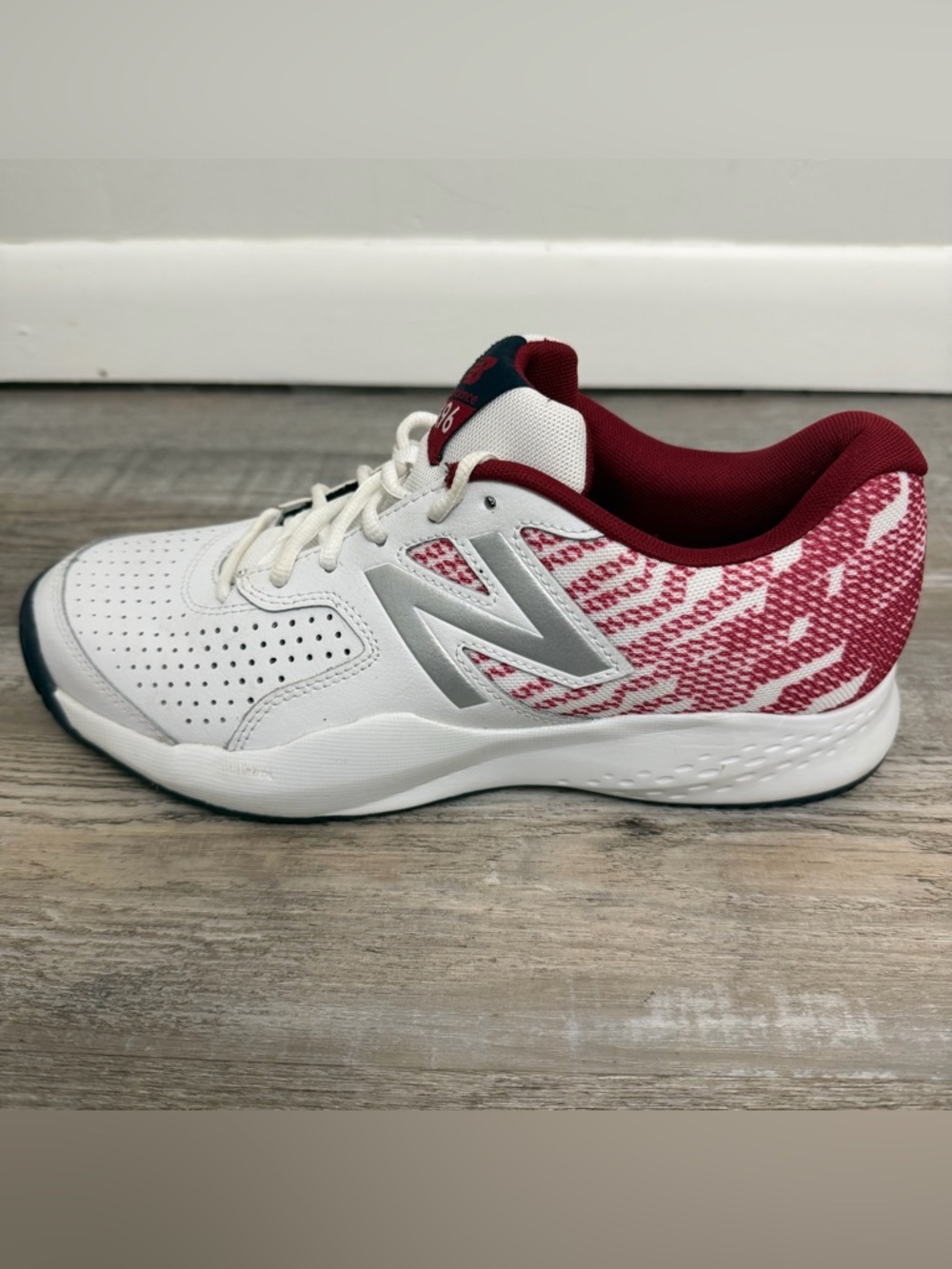 New Balance Men's 696v3 Tennis Shoes, Red/White MCH696S3-size 8.5 *like NEW* - Picture 2 of 8